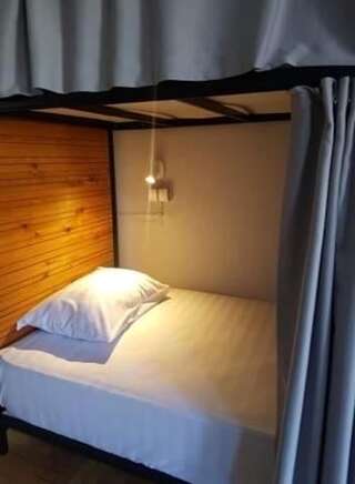 Хостелы Hostel Old Batumi Батуми Кровать в общем номере для мужчин и женщин с 10 кроватями-8